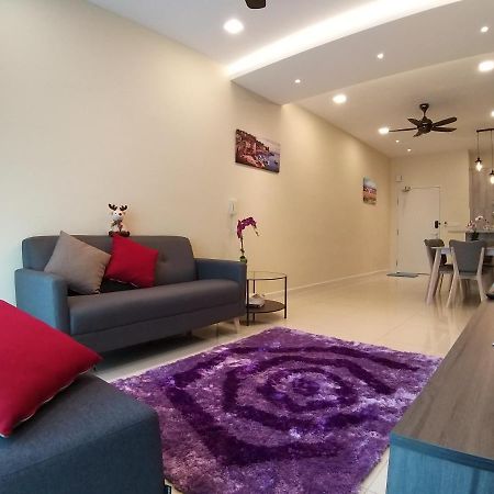 Appartamento di 96 m² con 3 camera Kampong Tangkas Esterno foto