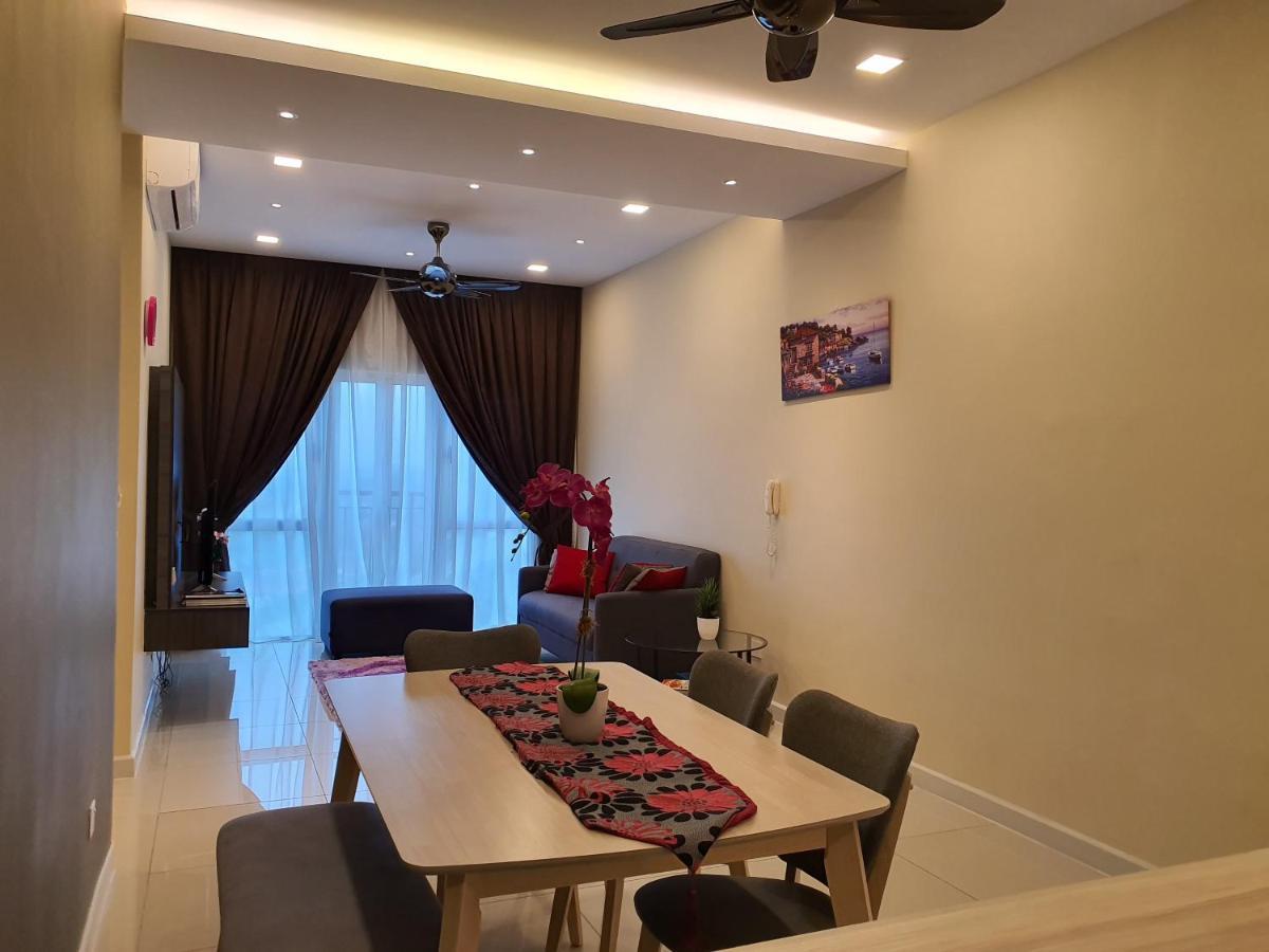 Appartamento di 96 m² con 3 camera Kampong Tangkas Esterno foto