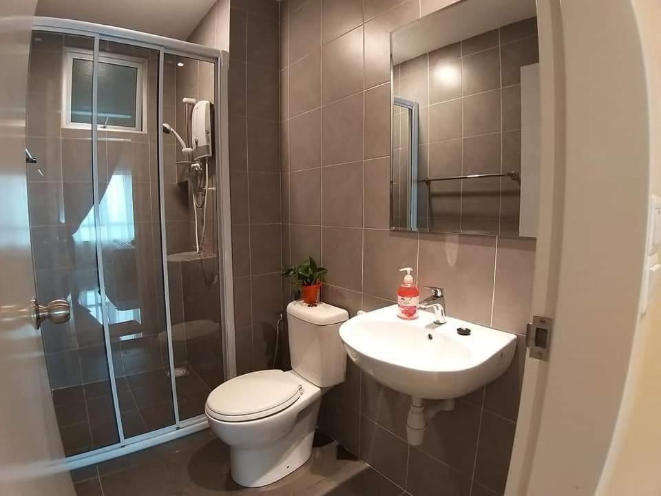 Appartamento di 96 m² con 3 camera Kampong Tangkas Esterno foto