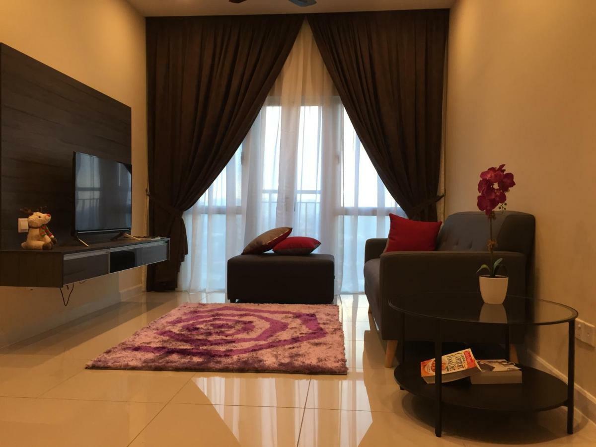 Appartamento di 96 m² con 3 camera Kampong Tangkas Esterno foto