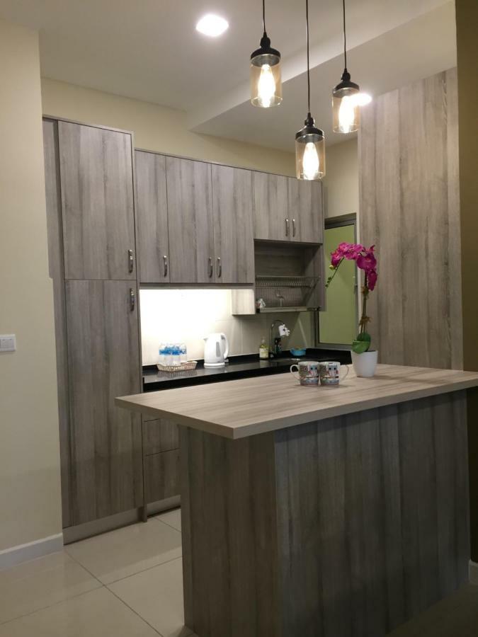 Appartamento di 96 m² con 3 camera Kampong Tangkas Esterno foto