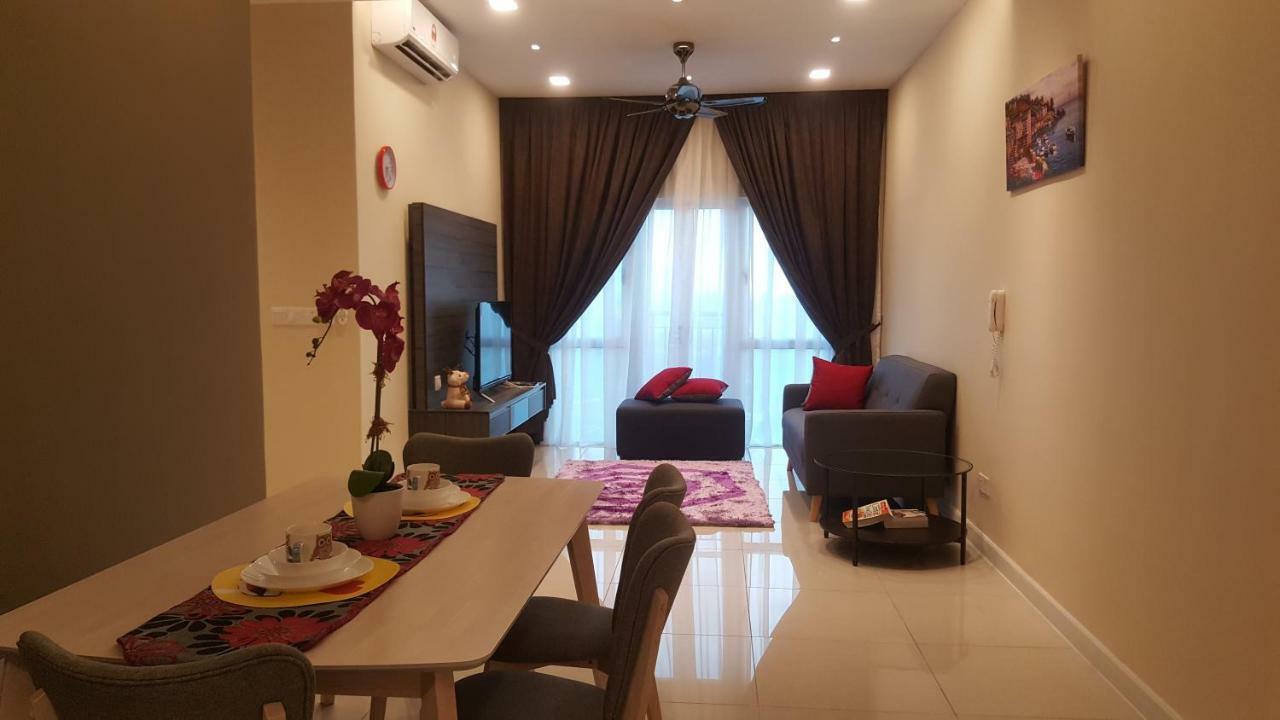 Appartamento di 96 m² con 3 camera Kampong Tangkas Esterno foto