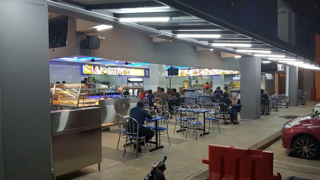 Appartamento di 96 m² con 3 camera Kampong Tangkas Esterno foto