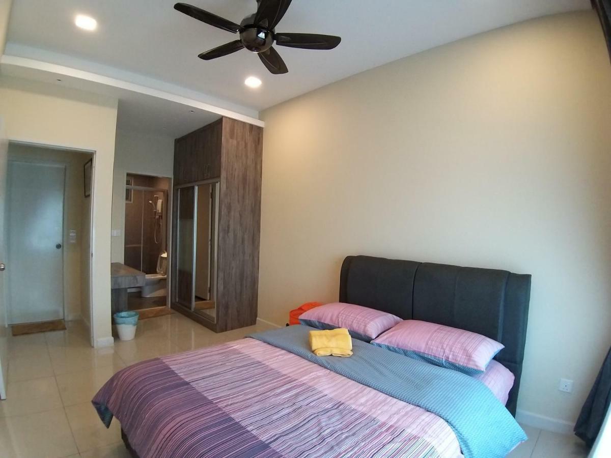 Appartamento di 96 m² con 3 camera Kampong Tangkas Esterno foto